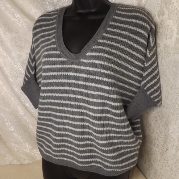 Express Short Sleeve Sweater- Women's XS - Picture 3 of 8